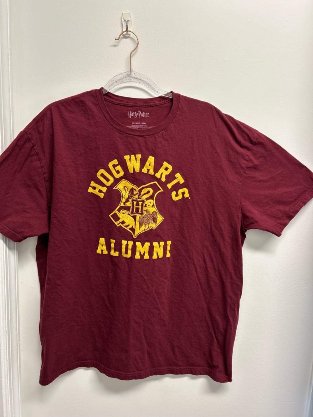 Harry Potter Hogwarts Alumni Graphic Tee - Maroon & Gold